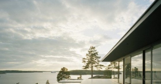 Un'elegante villa minimalista a picco su una scogliera in svezia (fotogallery)