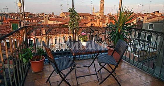 Nel cuore di Venezia due deliziosi appartamenti per godere delle meraviglie della città lagunare (fotogallery)
