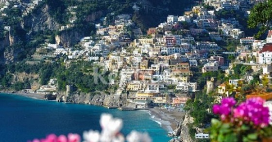 Nell'incantevole e romantica positano una villa con vista sul mare (fotogallery)