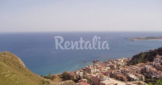 A taormina una villa affacciata sul porto dei giardini naxos (fotogallery)