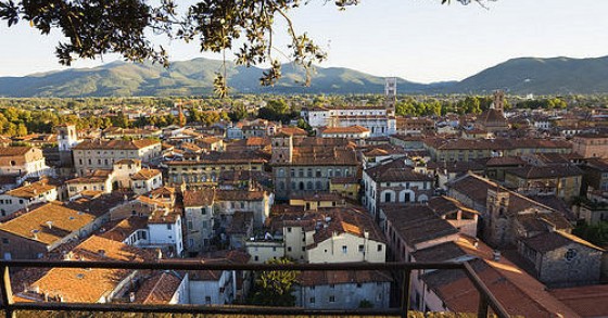 Agenzia immobiliare stagi t., Lucca "in tre anni le compravendite sono calate del 40%"