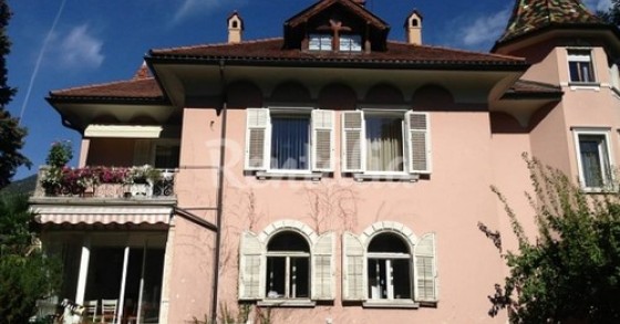 A Bolzano, in trentino-alto adige, un delizioso appartamentino ricavato in una villa (fotogallery)