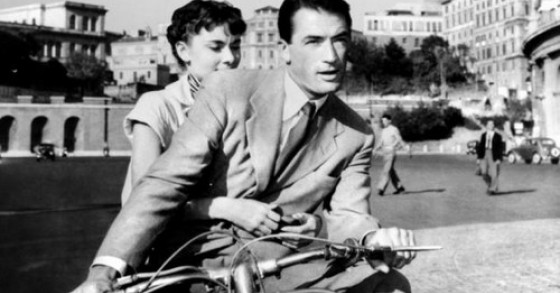 In città è meglio la moto: sulle due ruote si risparmiano fino a 250 ore e 400 euro all'anno