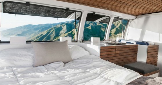 Non è un cottage con vista privilegiata, è un furgone trasformato in minicasa su ruote (Fotogallery)
