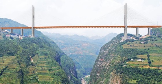 In Cina è stato inaugurato il ponte più alto del mondo