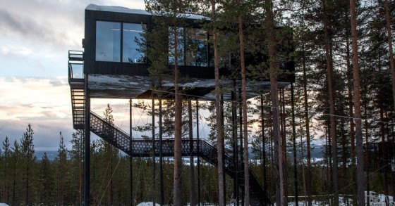 Un suggestivo hotel tra le cime degli alberi per vedere l’aurora boreale