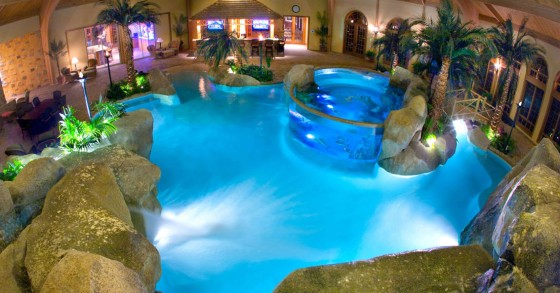Il massimo del lusso: non sei davvero ricco se non disponi di un’incredibile piscina in casa