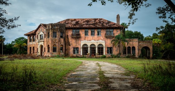Con 440.000 euro si può comprare un importante palazzo fantasma in Florida