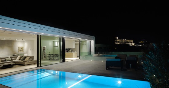 Una villa di lusso ad Atene per godere al meglio dell’estate (con vista sull’Acropoli)