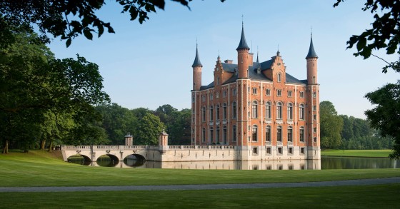 Lo storico castello belga Kasteel van Olsene in vendita per 25 milioni di euro