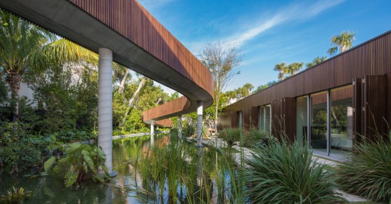 Una villa di lusso a Miami con laguna privata dove nuotare con i pesci
