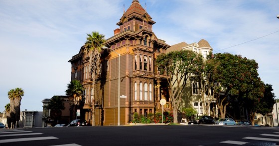 La trasformazione di una casa di San Francisco in un museo della famiglia Addams che vale milioni