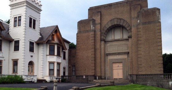 Un’incredibile villa vittoriana vuota, ma con una sorpresa: un tempio massonico