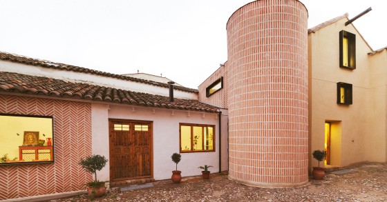 Meglio riciclare che demolire: da fienile in rovina a spettacolare casa di campagna a Toledo