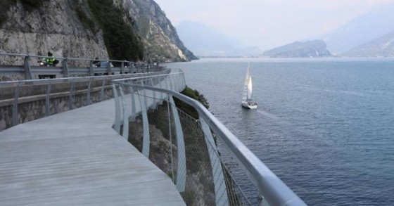 Apre la pista ciclabile sul Lago di Garda, la vista è spettacolare