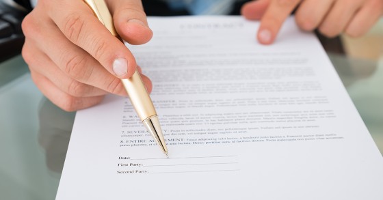 Quels sont les différents types de contrats de travail italiens ? / Gtres
