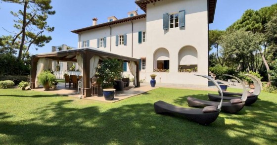 Proprietate de lux de vânzare lângă Forte dei Marmi