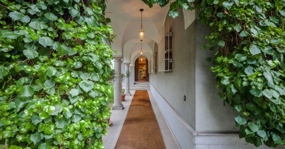 Step in to a magical villa in the Italian countryside