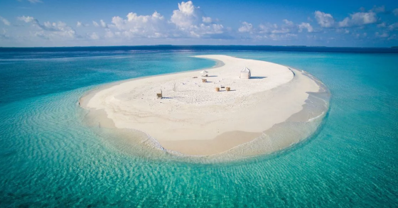 Resort 5 stelle alle Maldive cerca un libraio “scalzo” per vivere in una riserva Unesco