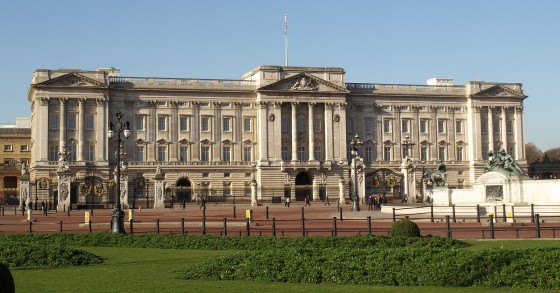 Vuoi vivere a Buckingham Palace? Le posizioni aperte per lavorare con Sua Maestà