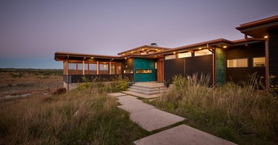 Questa casa prefabbricata americana unisce lusso, ecosostenibilità e design