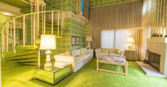 Total green, in questa casa californiana il tempo sembra fermo agli anni ‘70