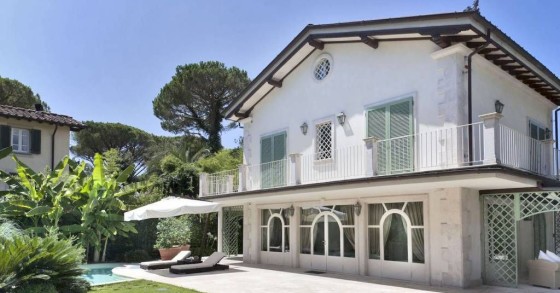 Uma moradia deslumbrante à venda em Forte Dei Marmi