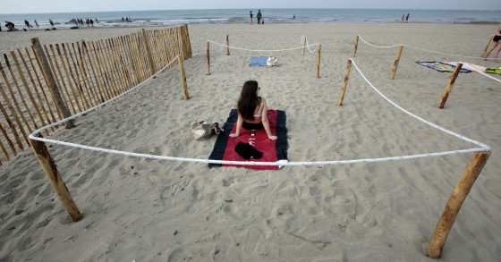 Le regole dell'ISS sulle spiagge libere e private nell'estate 2020 del covid