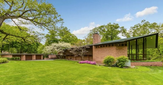 In vendita la casa progettata da Frank Lloyd Wright il cui soggiorno sembra una cattedrale