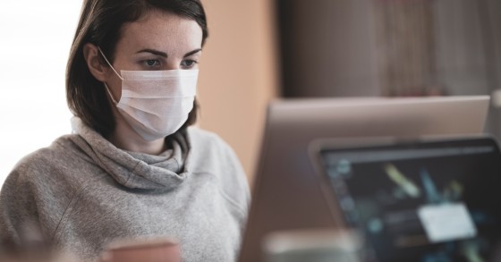 Face masks remain compulsory in Italy in the new decree / Photo by engin akyurt on Unsplash