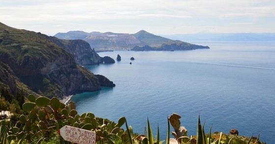 Offresi vitto e alloggio in una camera vista mare a Lipari in cambio di piccoli lavori agricoli