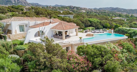 Esta bela villa está à venda em Itália