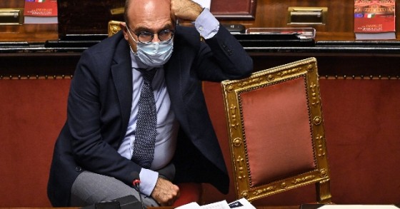 Misiani, più aiuto a chi deve chiudere del tutto
