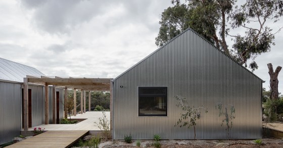 Questa casa situata sulla costa australiana è sostenibile e confortevole