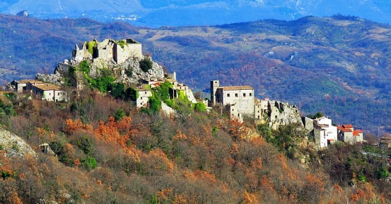 Borghi in vendita in Italia, le aste immobiliari aiutano a riqualificarli