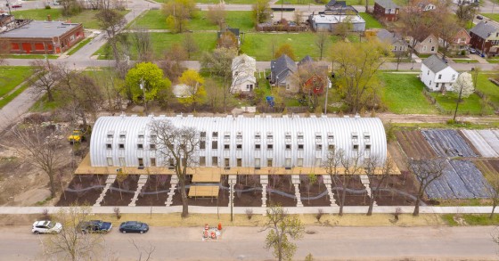 Le case prefabbricate in affitto rivitalizzano un quartiere del centro di Detroit
