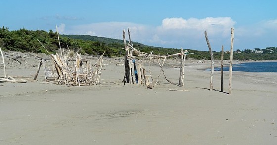 Spiaggia della Feniglia in Toscana, tra il Monte Argentario e la terra ferma