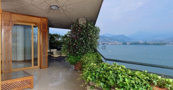 Case con terrazzo in vendita