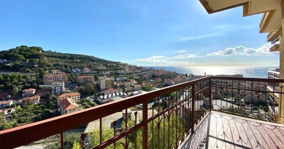 Properties in Italy by the sea or in the mountains