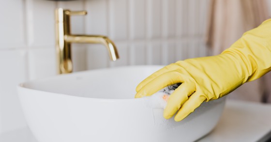 Pulire il bagno