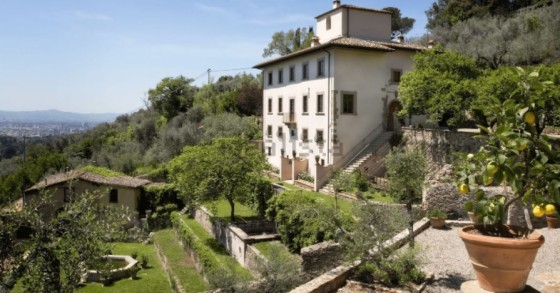 Una villa del XV Secolo con vista sulle colline toscane a soli dieci minuti da Firenze
