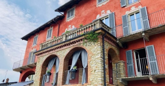 In vendita un palazzo d'epoca in uno dei borghi più belli d'Italia in Piemonte