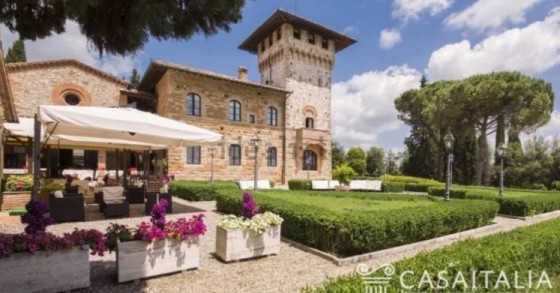 Un'antica residenza a San Gimignano è ora un resort di lusso in vendita per 13 mln