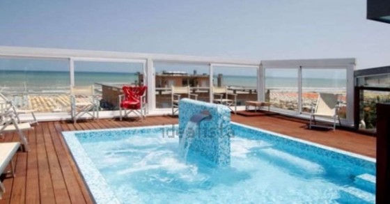 Un hotel quattro stelle vista mare con spa in vendita a Rimini per 5,5 milioni