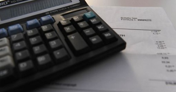 Spese obbligate record, 1.850 euro a testa per bollette e carburanti