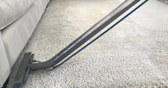 Trucchi e consigli per pulire i tappeti di casa
