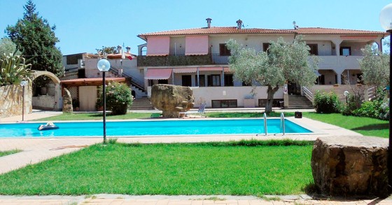 Appartamenti al piano terra con terrazzo