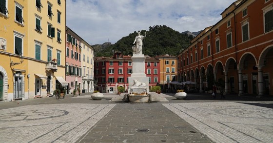 vivere a carrara