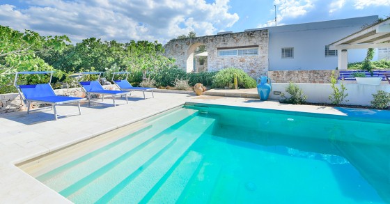 Ville con piscina