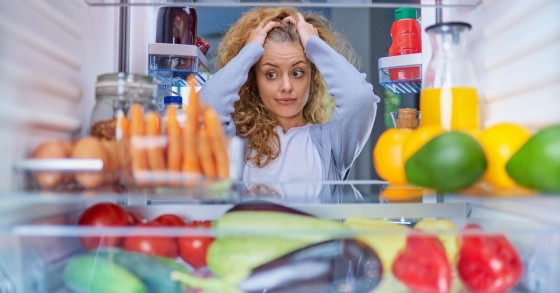 mettere cibo caldo in frigo